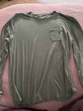 Gap Men's Long-Sleeve Pocket Tee - Olive